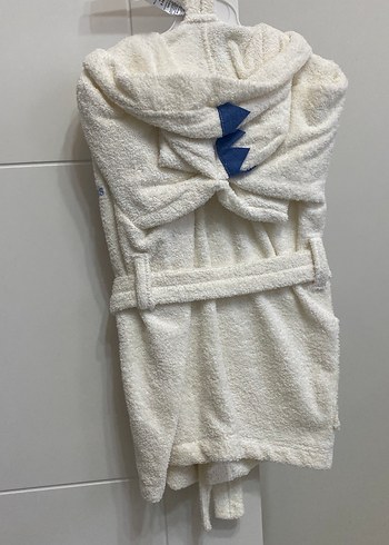 Nakışlı Beyaz Erkek Çocuk Bornozu - Görsel 3