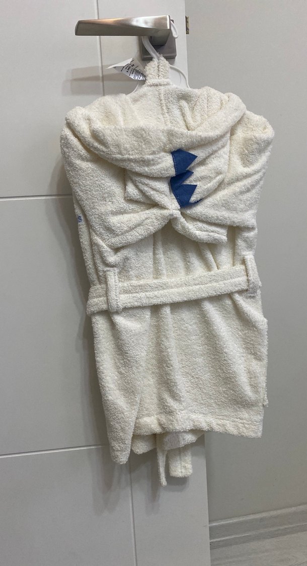 Nakışlı Beyaz Erkek Çocuk Bornozu - Görsel 3