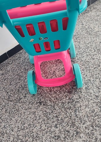 Renkli Pembe Oyuncak Araba