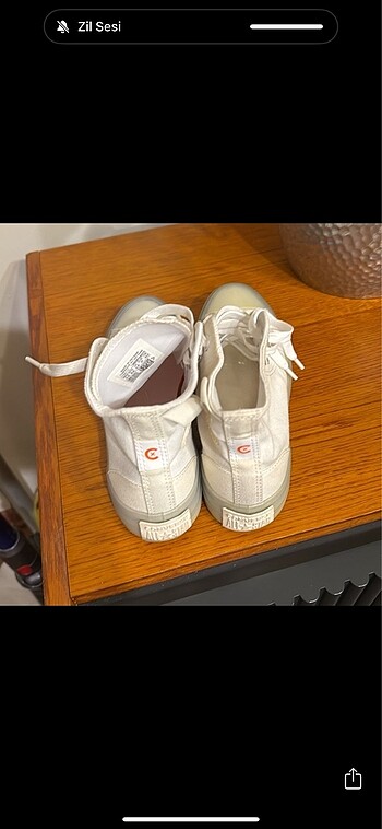 37 Beden beyaz Renk Converse ayakkabı