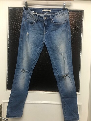 Mavi Jeans Mavi markalı yırtıklı jeans
