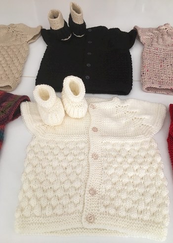 6-9 Ay Beden çeşitli Renk BEBEK YELEK VE PATİK