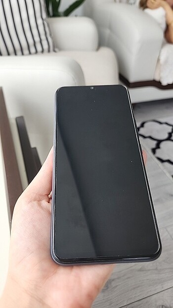 Sıfıra yakın az kullanılmış telefon