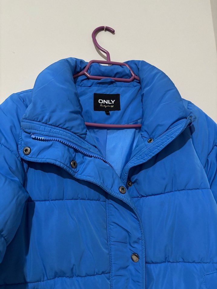 Düğmeli Mavi Kısa Kadın Kışlık Mont - Görsel 3