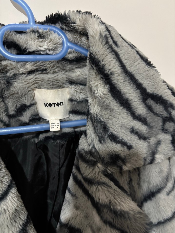 Koton Gri Zebra Desenli Midi Suni Kürk Ceket - Görsel 3