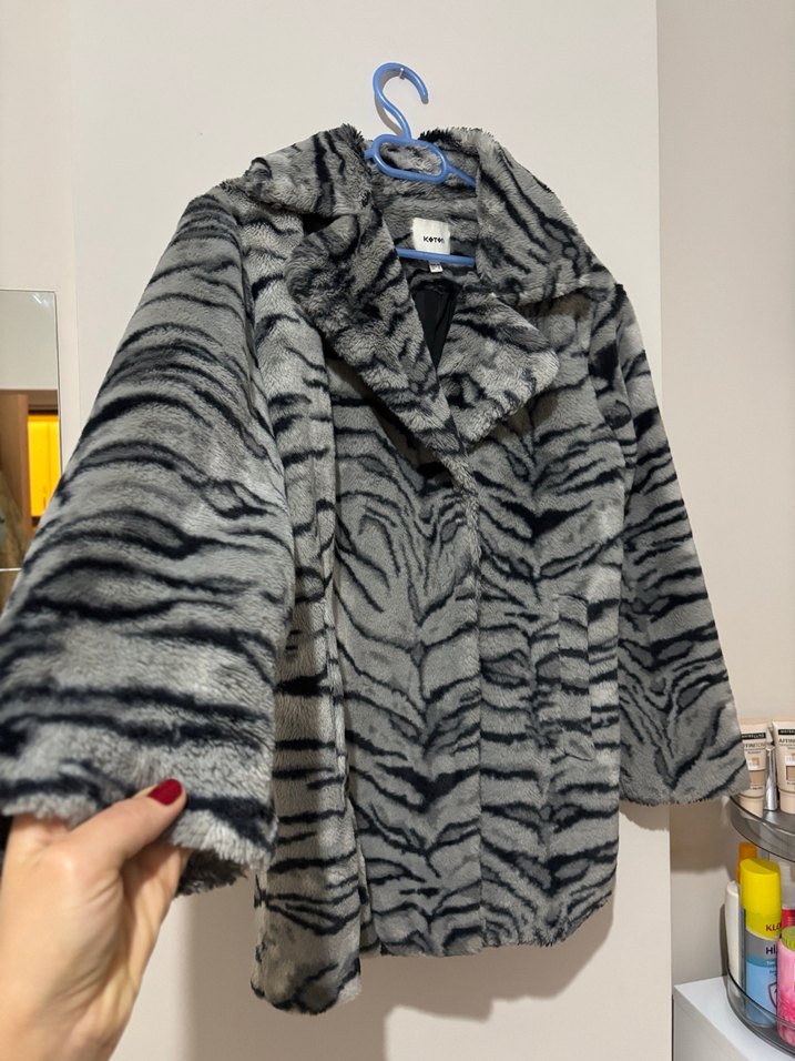 Koton Gri Zebra Desenli Midi Suni Kürk Ceket - Görsel 2