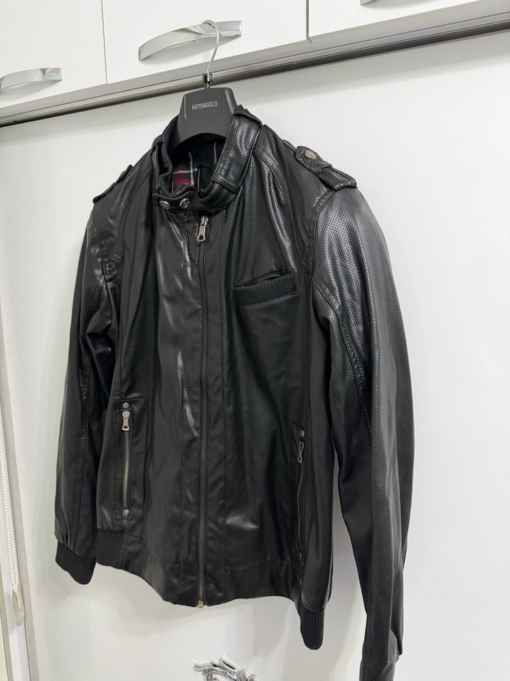 Siyah Deri Biker Ceket, Kemerli, Yüksek Yaka - Görsel 2