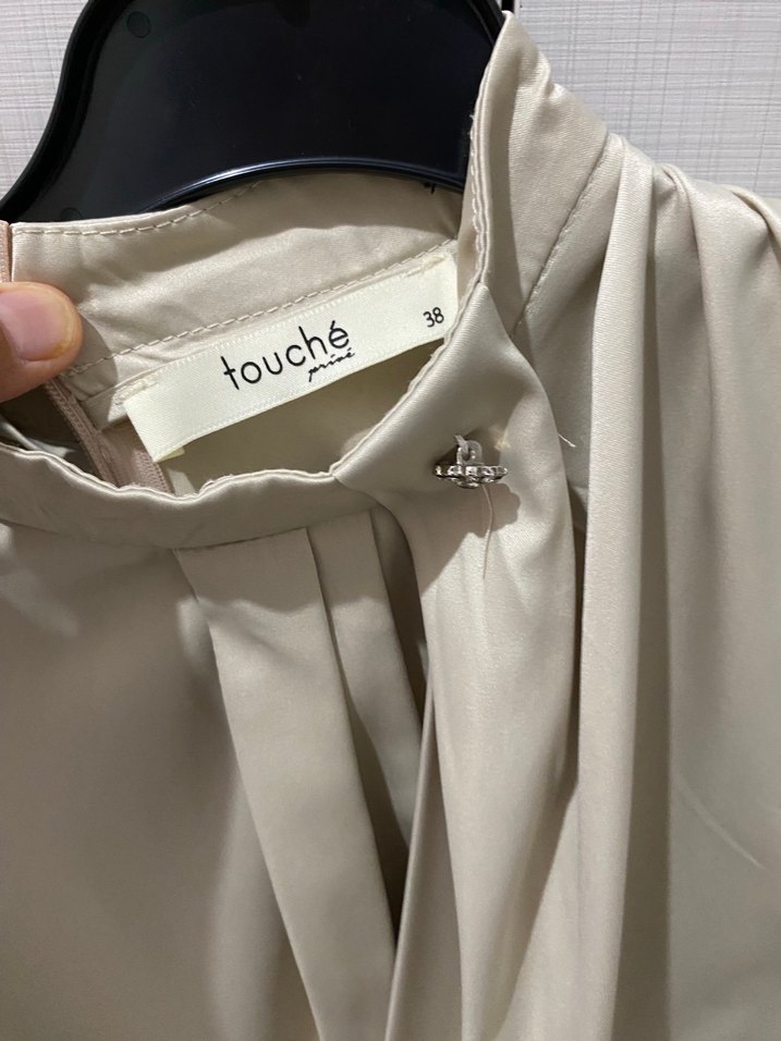 Bej Yüksek Yakalı Kadın Gömlek - Görsel 3