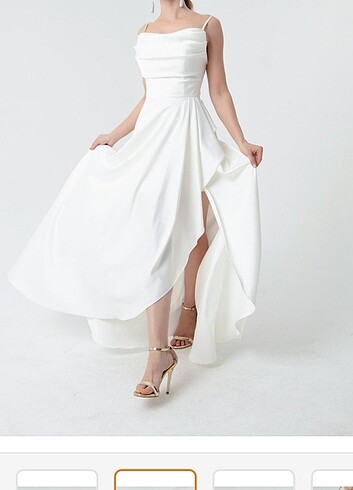 40 Beden beyaz Renk Volanlı Yırtmaçlı Elbise Saten 