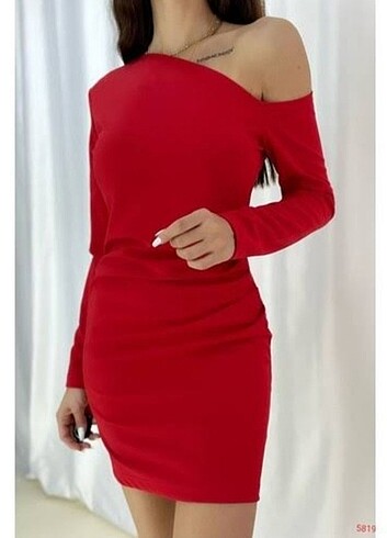 Kırmızı tek omuz elbise 