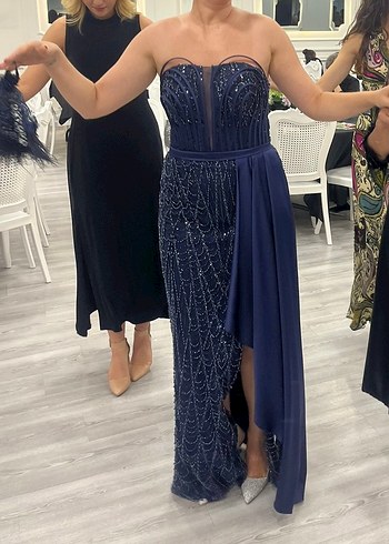 Straplez Nakışlı Lacivert Uzun Abiye Elbise