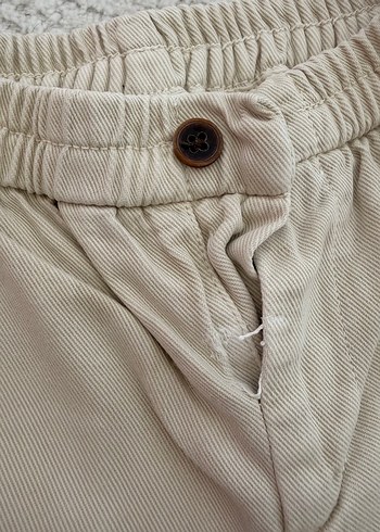Düğmeli Bej Erkek Çocuk Pantolonu - Görsel 2