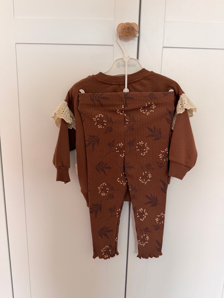 Kahverengi Dantelli Uzun Kollu Bebek Kıyafet Takımı - Görsel 2