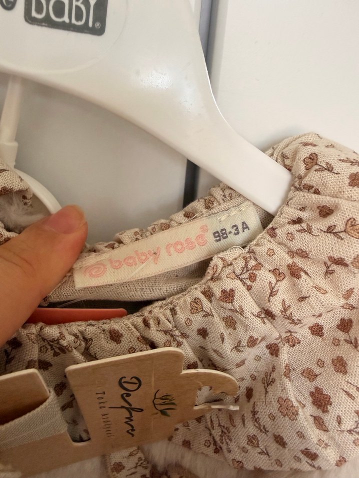 Nakışlı Bej Triko Bebek Kız Takımı - Görsel 2