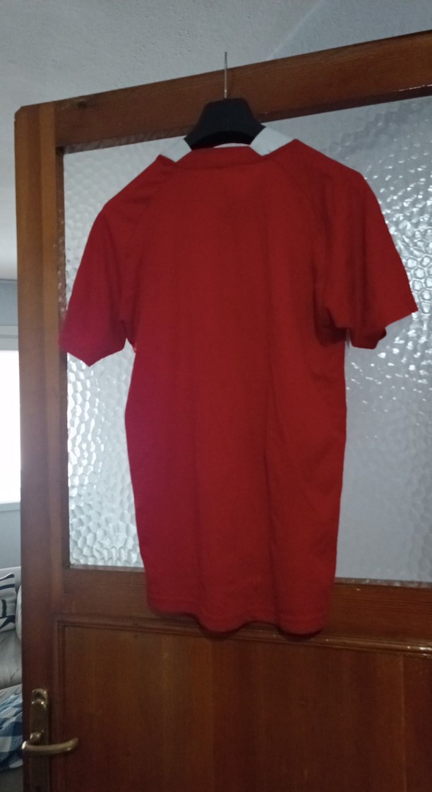 Erkek Kırmızı V Yaka Kısa Kollu Forma - Görsel 2