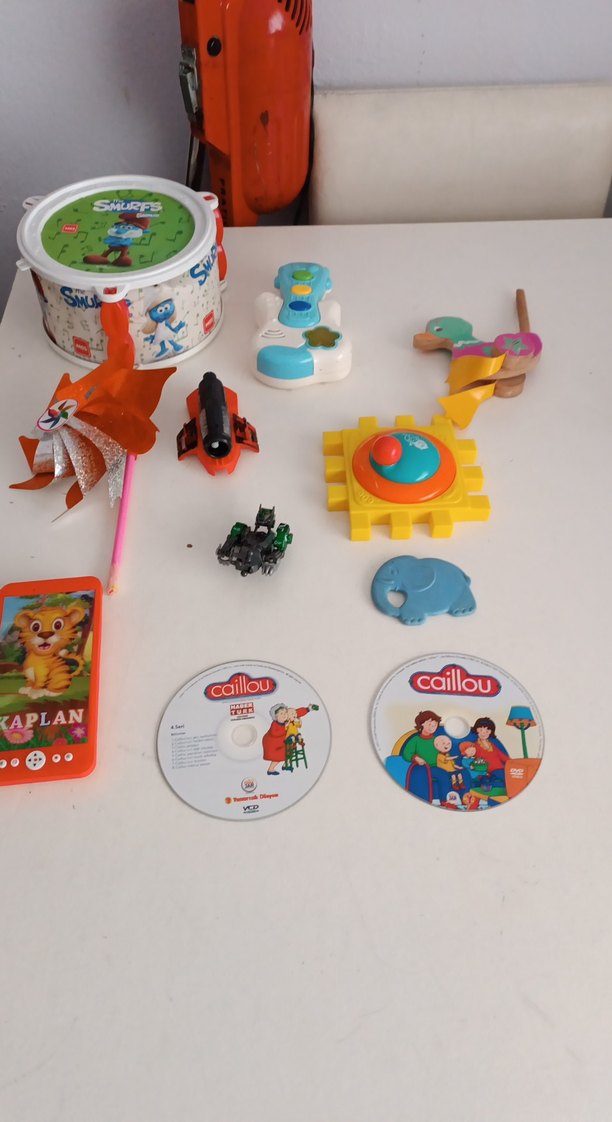 Renkli Çeşitli Oyuncak Seti - Görsel 2