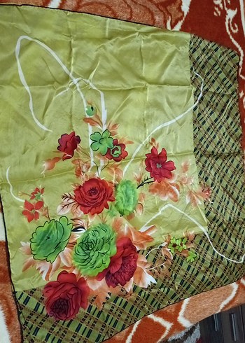 Çiçek Desenli Çok Renkli Kadın Fular - Görsel 2