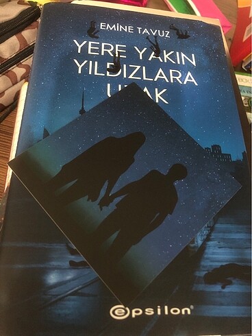 Beden Yere Yakın Yıldızlara Uzak Emine Tavuz