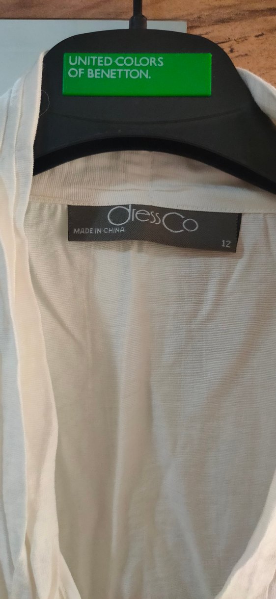 Beyaz Keten V Yakalı Pilili Kadın Gömlek - Görsel 2