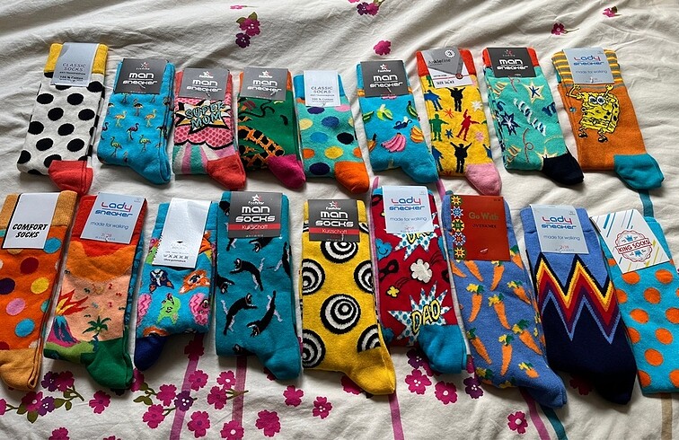 Etiketli unisex happy socks.