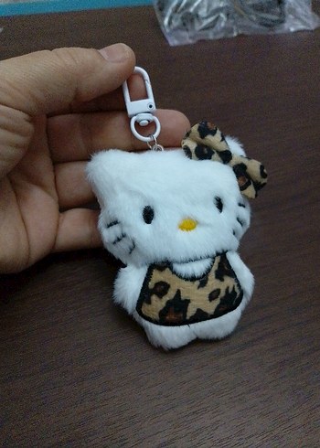 Renkli Tüylü Kedi Figürlü Anahtarlık