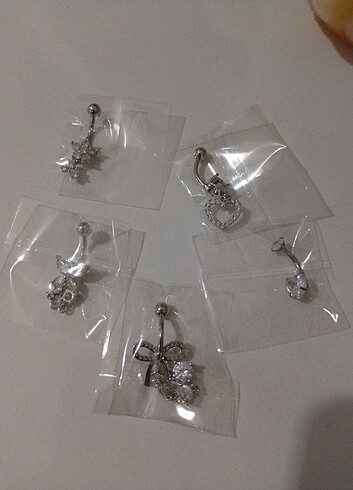 Beden Göbek piercing
