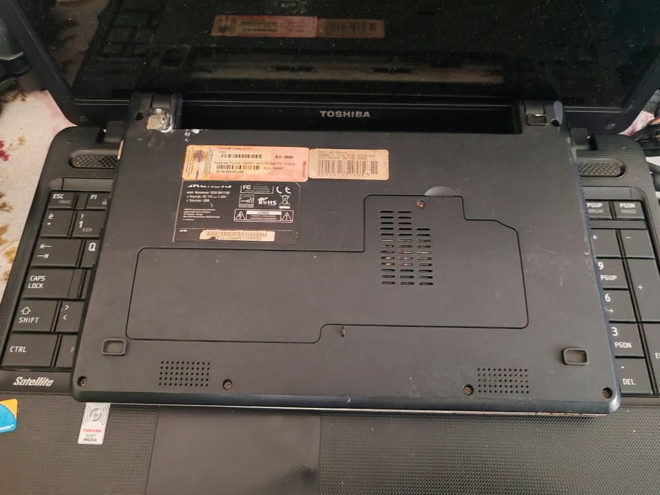 Grundig 1020 M1110 Laptop - Görsel 3