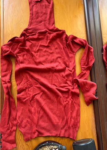 Kırmızı Düğmeli Boğazlı Kadın Kazak - Görsel 4