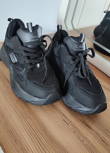 38 Beden siyah Renk Skechers