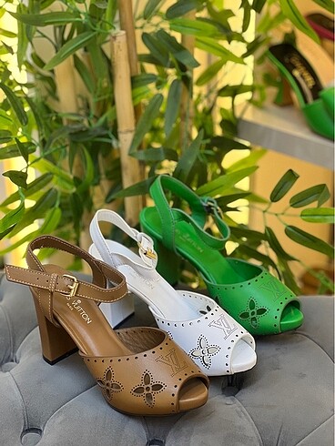 Louis vuitton pumps