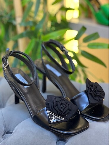 Prada Prada pumps