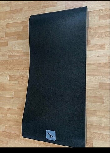 Decathlon mat spor hiç kullandım hiç bir sorunu yok