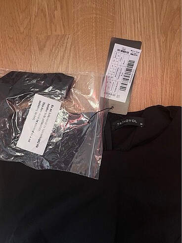 Trendyol & Milla Etiketi üzerinde spor şık siyah elbise