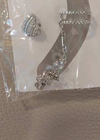 Gri Zincir Detaylı Kadın El Zinciri - Görsel 2