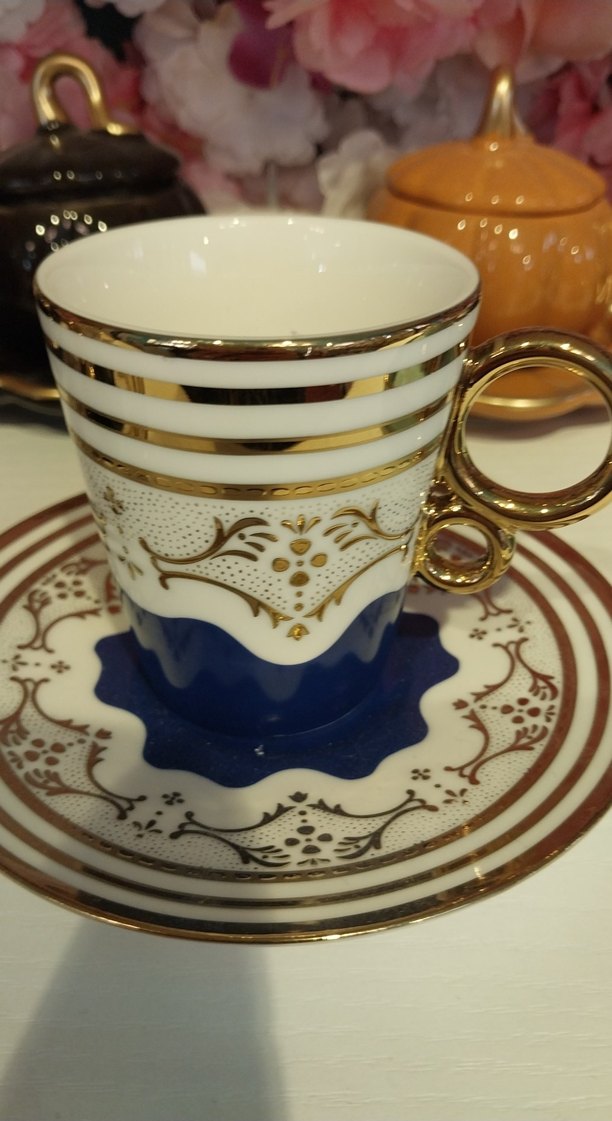 Beyaz ve Altın Detaylı Kahve Fincanı Seti - Görsel 2