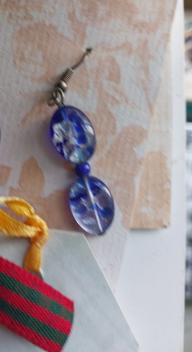 Renkli Mini Boncuklu Küpeler - Görsel 4