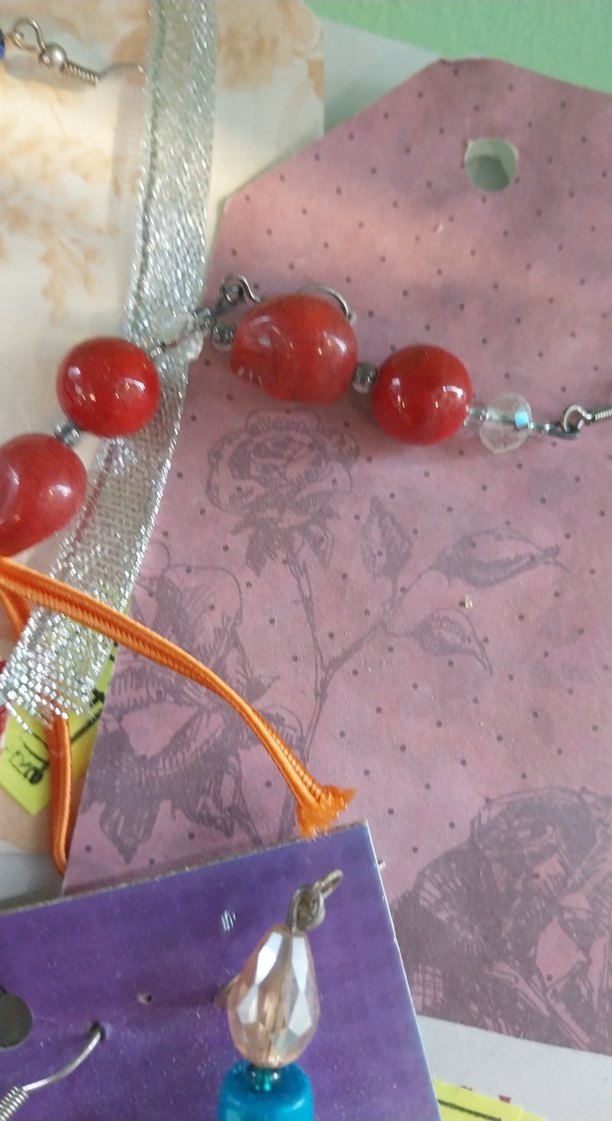 Renkli Mini Boncuklu Küpeler - Görsel 2