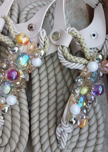 Boncuklu Çok Renkli Kadın Dolgu Topuklu Sandalet - Görsel 2