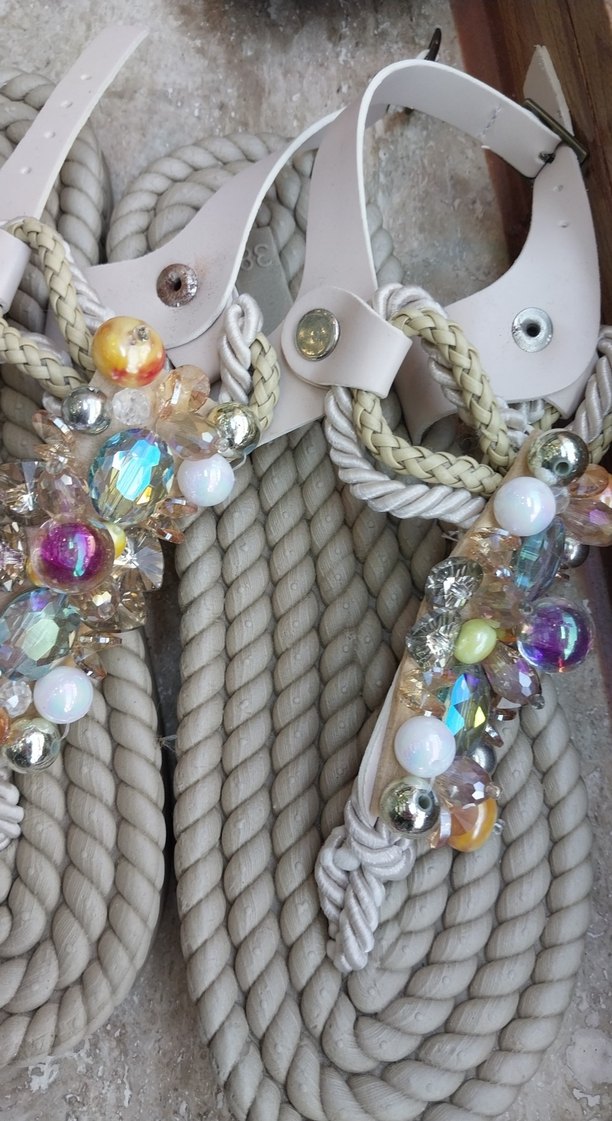 Boncuklu Çok Renkli Kadın Dolgu Topuklu Sandalet - Görsel 2