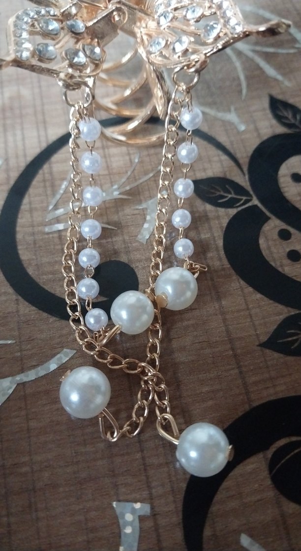 Zincir Detaylı Altın Renkli Kelebek Toka - Görsel 3