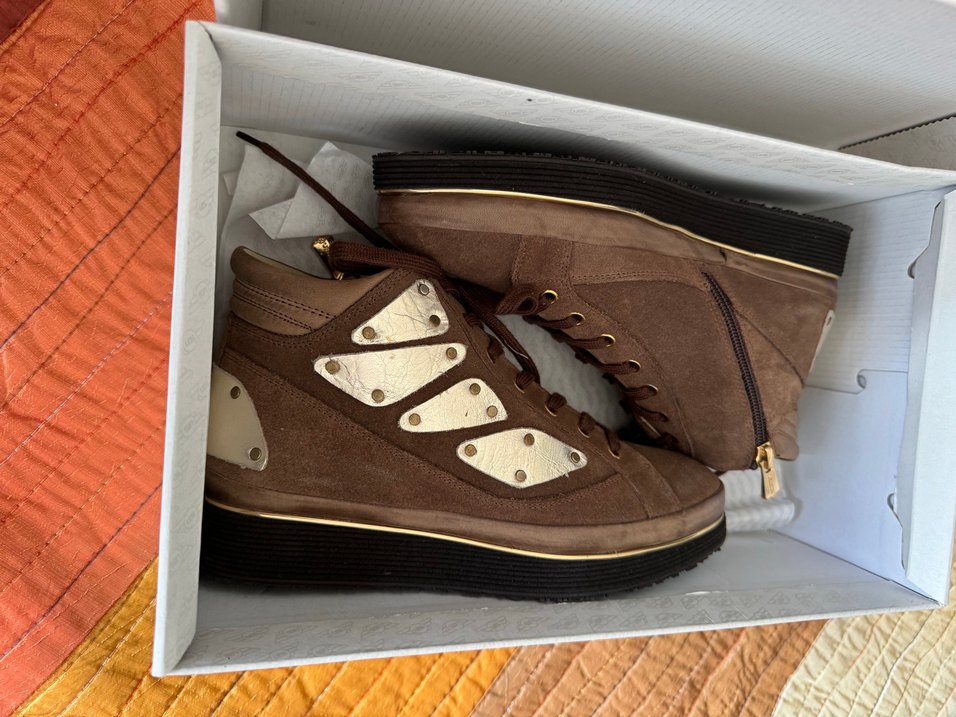 Kahverengi Süet Dolgu Topuklu Bağcıklı Kadın Spor yarım bot - Görsel 3