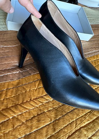 Siyah Deri Stiletto Ayakkabısı