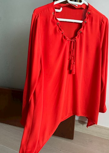 Püsküllü Kırmızı V Yaka Kadın Bluz - Görsel 2