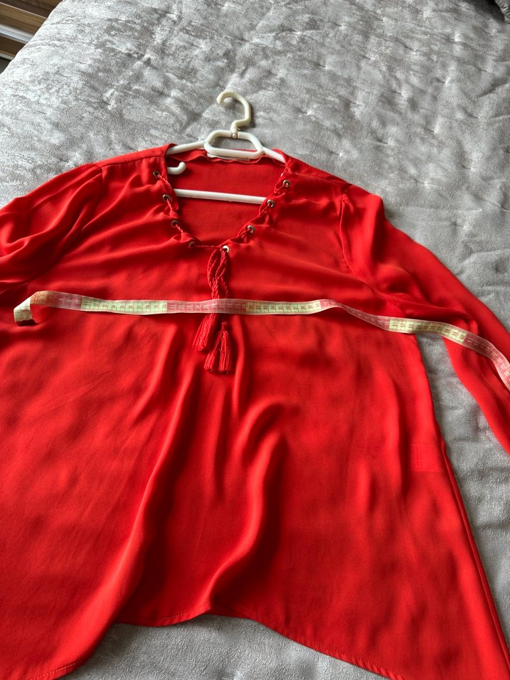 Püsküllü Kırmızı V Yaka Kadın Bluz - Görsel 5