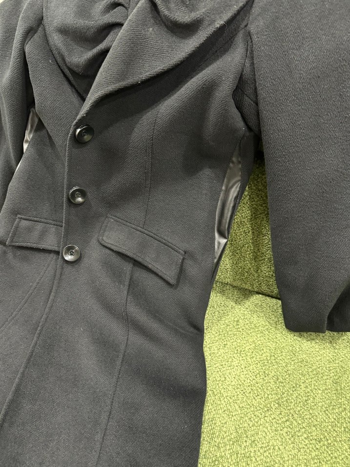 Düğmeli Siyah Kadın Kaban - Görsel 3