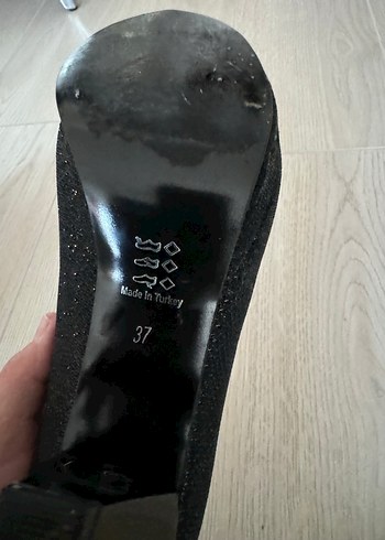 Siyah ışıltılı Dolgu Topuklu Kadın Ayakkabı - Görsel 5