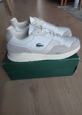 Lacoste 