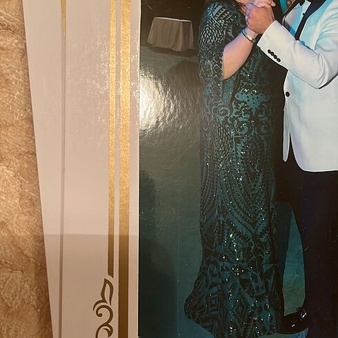 Yeşil gece elbisesi