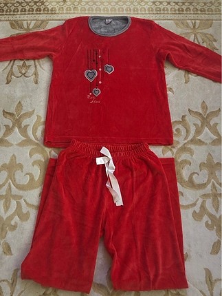 s Beden kırmızı Renk Kadife Pijama Takımı