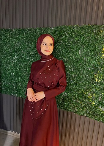 Bordo Uzun Kollu İşlemeli Kadın Abiye Elbise Tesettür